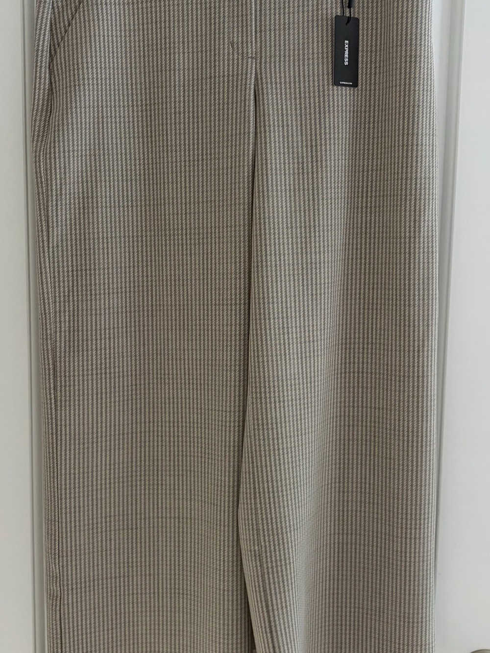 Express Relaxed Mid-Rise Beige Dress Pants